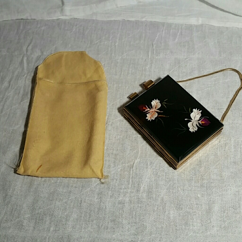 Vintage compact
